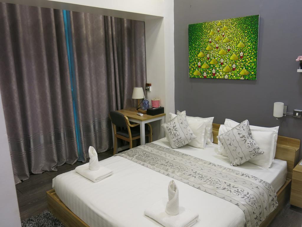 Check In @ Downtown Yangon Ξενοδοχείο Εξωτερικό φωτογραφία