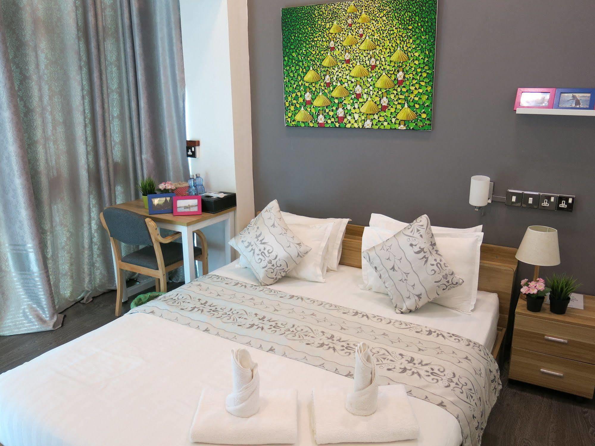 Check In @ Downtown Yangon Ξενοδοχείο Εξωτερικό φωτογραφία