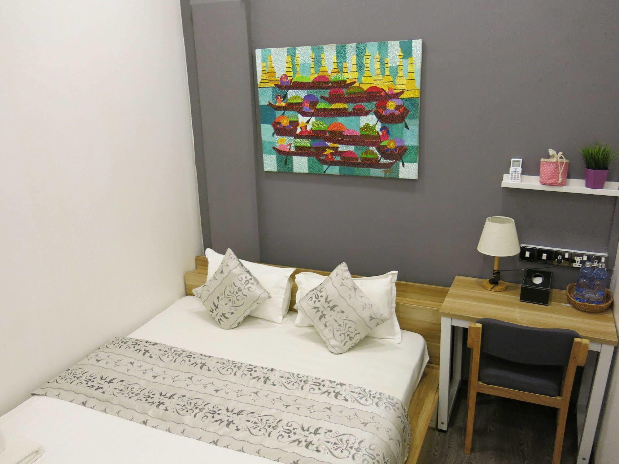 Check In @ Downtown Yangon Ξενοδοχείο Εξωτερικό φωτογραφία