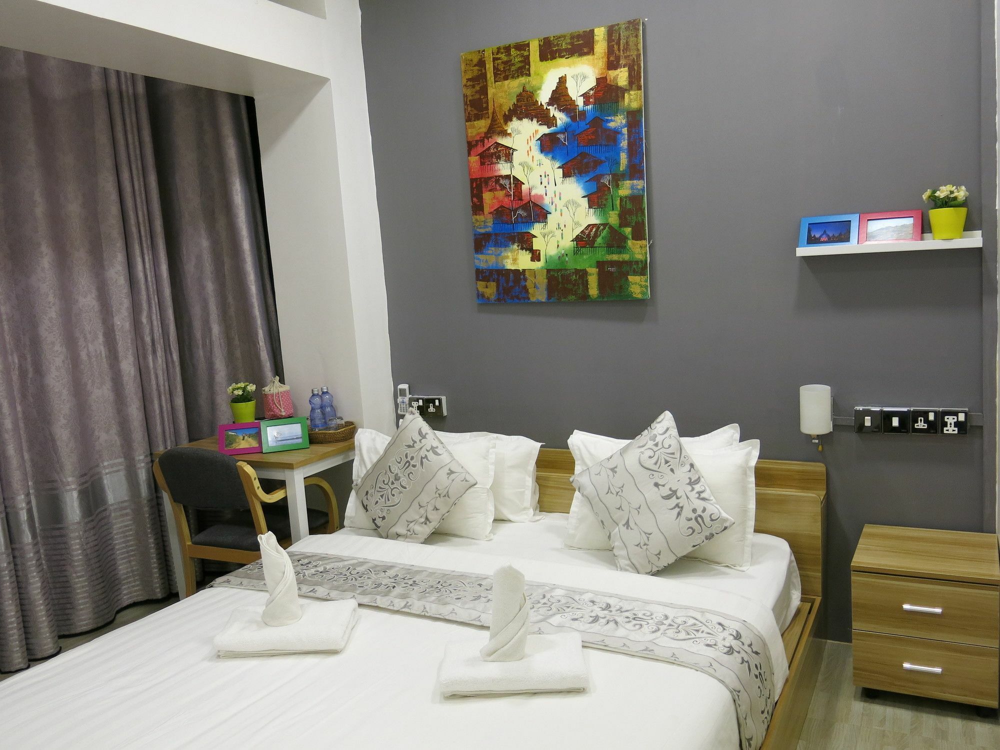 Check In @ Downtown Yangon Ξενοδοχείο Εξωτερικό φωτογραφία