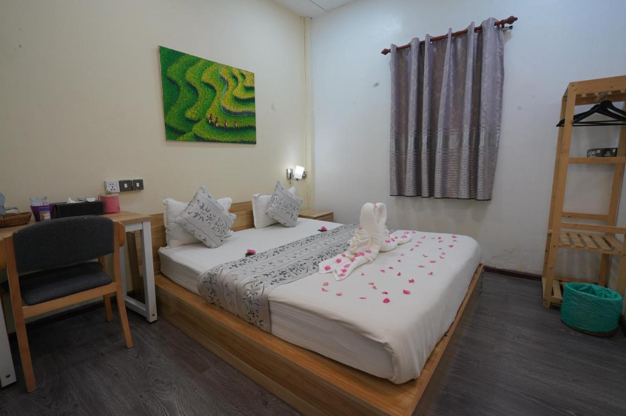 Check In @ Downtown Yangon Ξενοδοχείο Εξωτερικό φωτογραφία